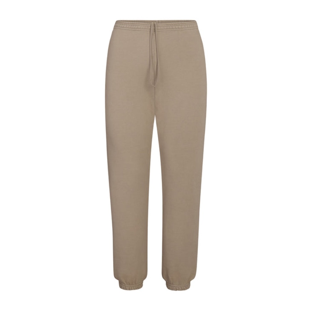 SKIMS OUTDOOR FLEECE JOGGER in Desert Large